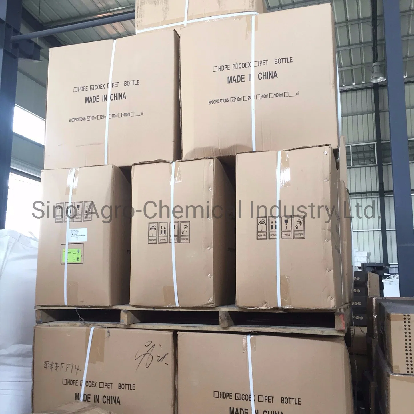 Oxyfluorfen 240g/L Ec of Herbicide Pesticide