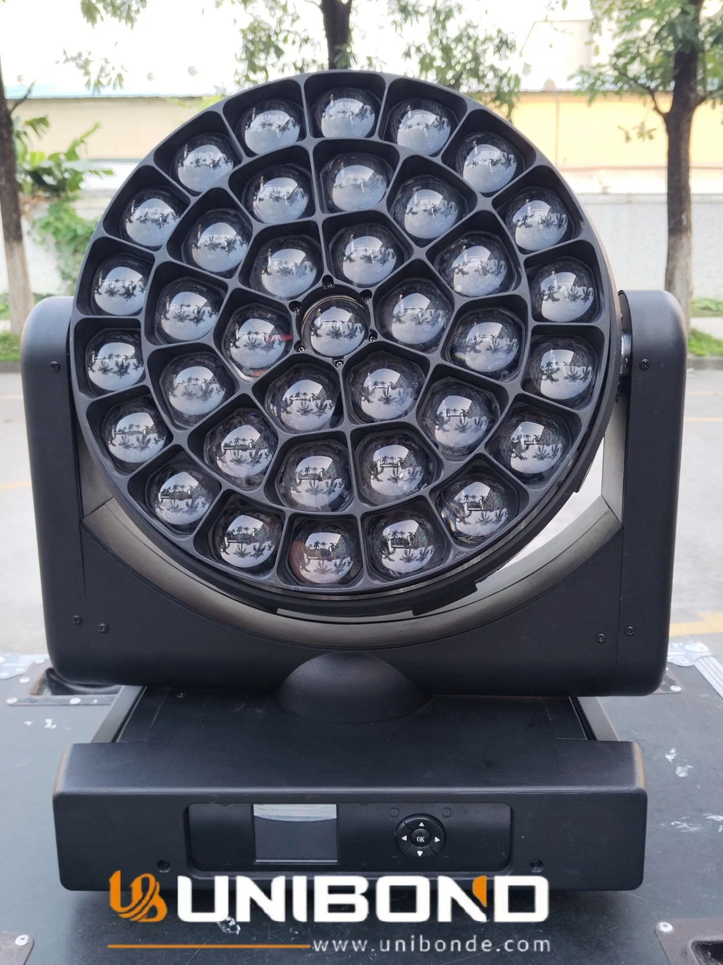 Foco de lavado de 37X40W Zoom LED Luz de cabeza móvil Bee Eye K25 Iluminación de escenario LED cabezal móvil DJ Iluminación