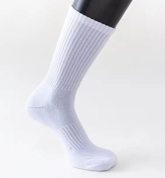 Conception sur mesure en coton peigné hommes personnalisé un logo personnalisé Chaussettes de sport