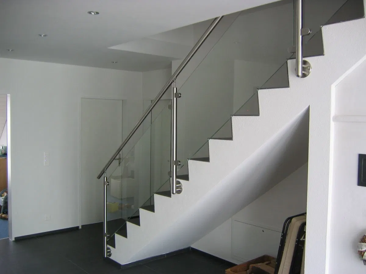 Balcón de acero inoxidable Diseño Baranda Escalera de fijación lateral barandilla barandilla de vidrio