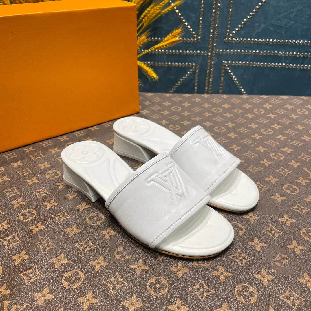 Guangzhou Best Selling New Designer Replica Manufacture Sandals Slippers Leather Shoes White