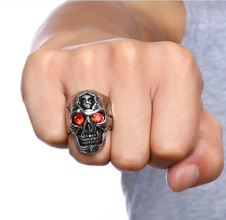 Bague crâne européenne et américaine vintage pour Halloween, fissure fantôme tête de mort, bague en rubis rock pour homme.