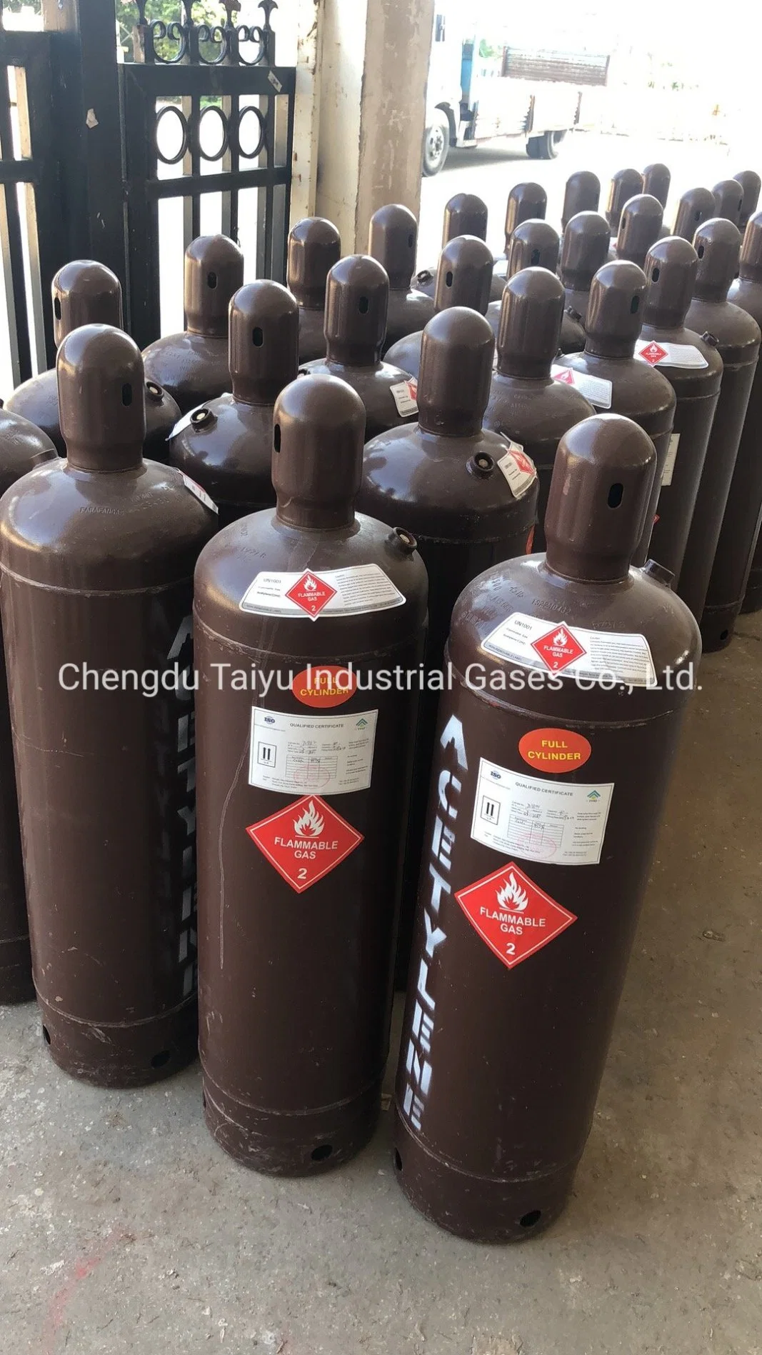 Factory Directly Supply China High Purity Gas Dissolved Acetylene C2h2 Gas Price Welding Gas Filling in Acetylene Cylinder