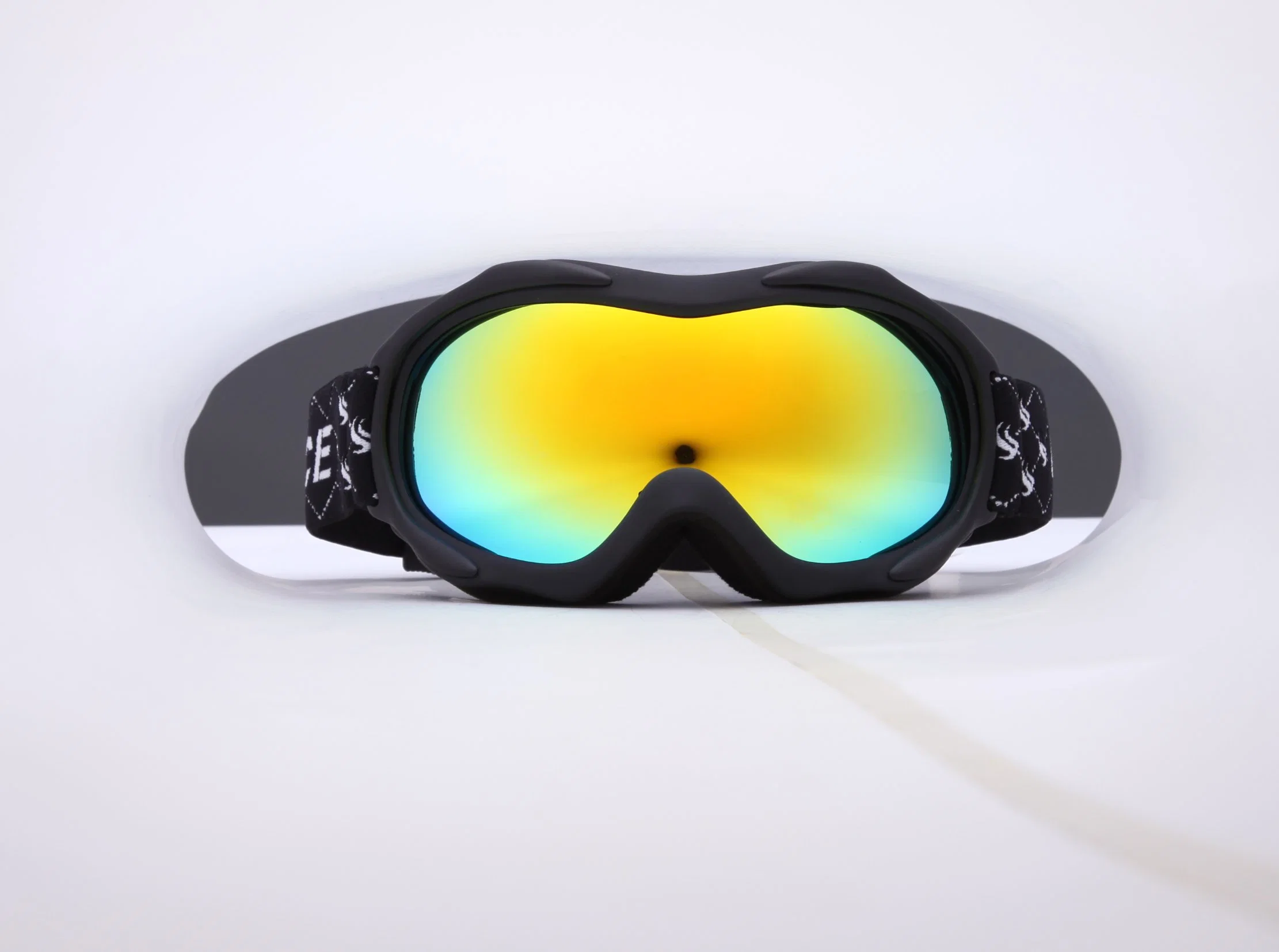 Las capas de UV400 de doble espejo gafas de esquí