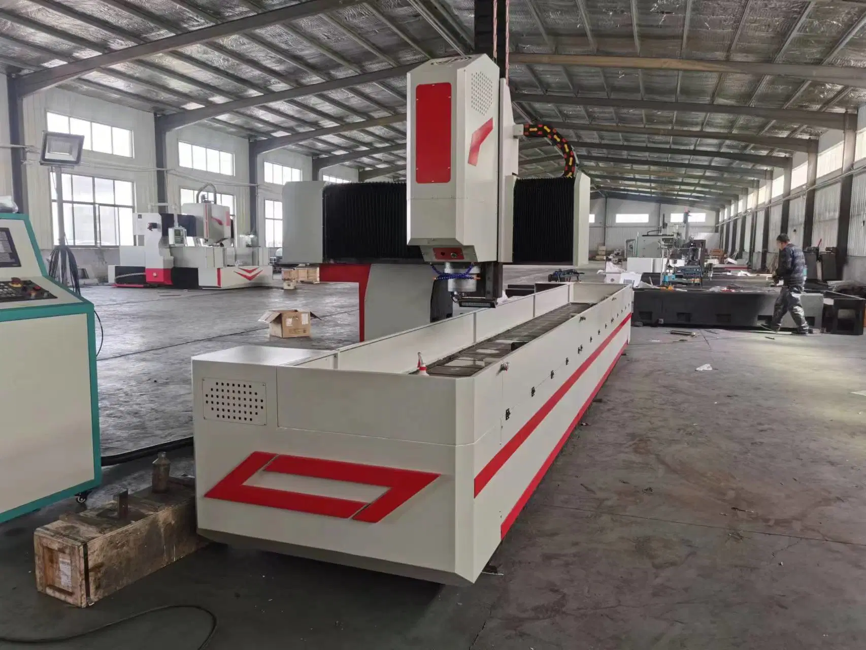 Long-Term Accuracy Universal CNC Drilling and Milling Machine Tat40