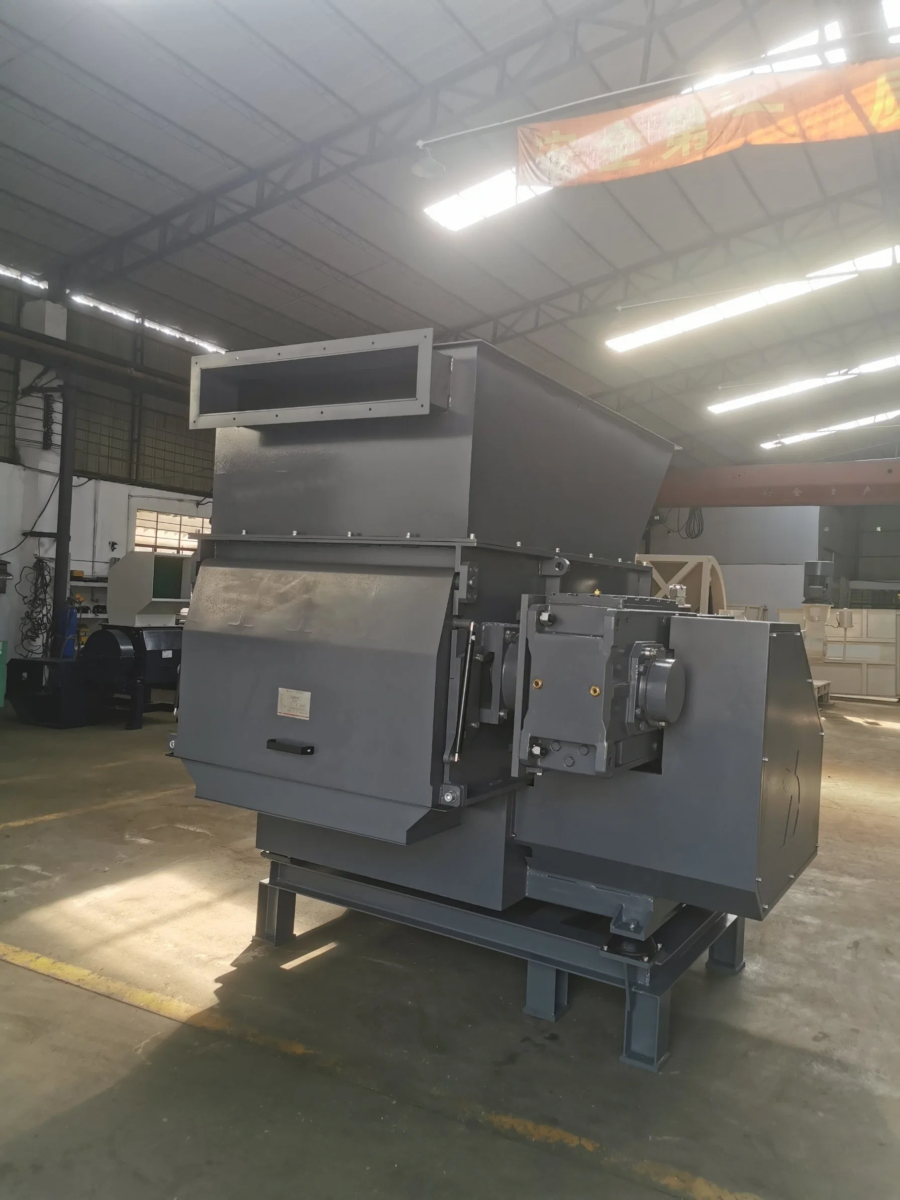 Paper Wood Plastic Machine Single Shaft Shredder (S-1200)