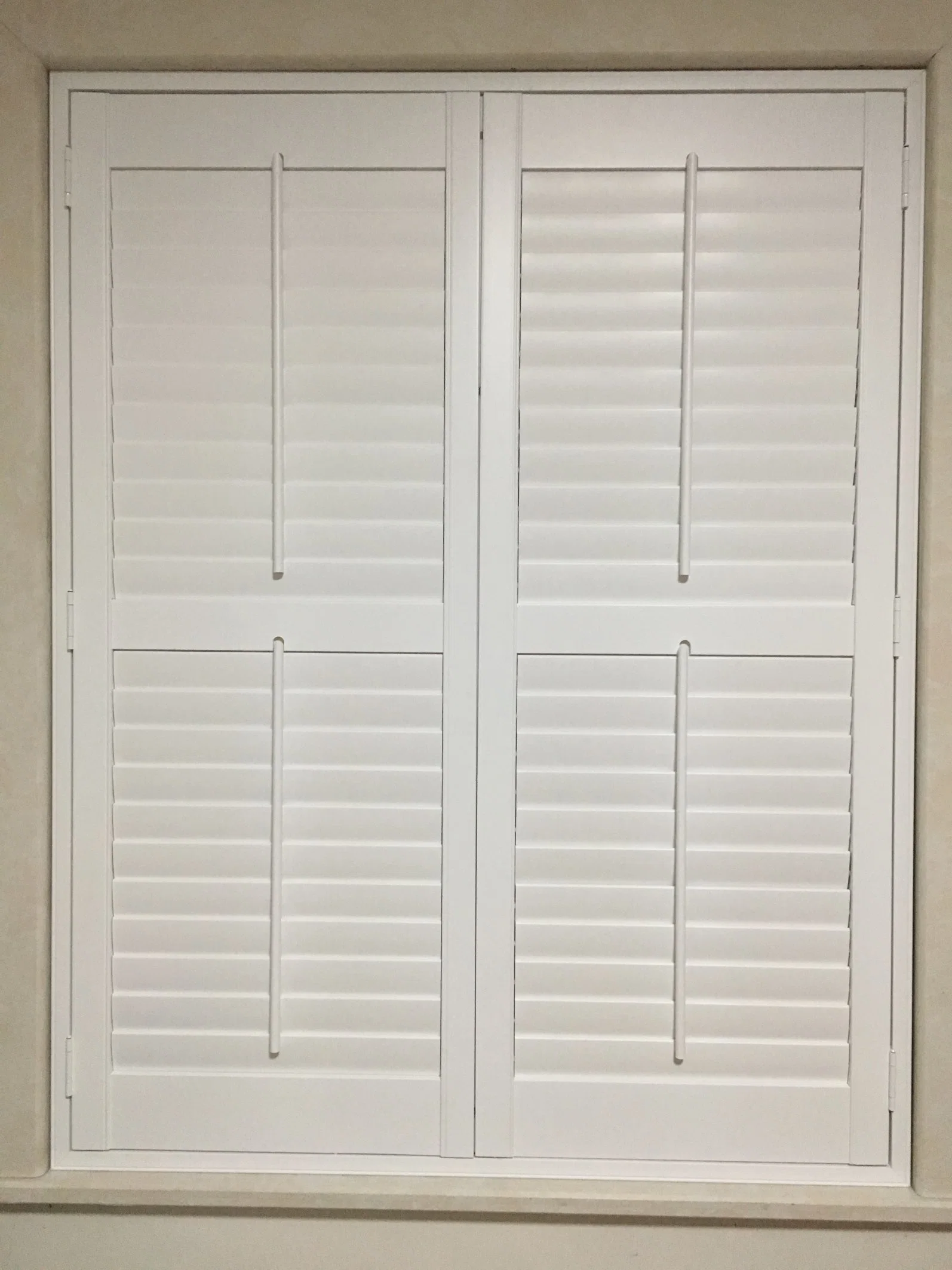 Customized Eco-Friendly Durable White Color Window Plantation Shutters