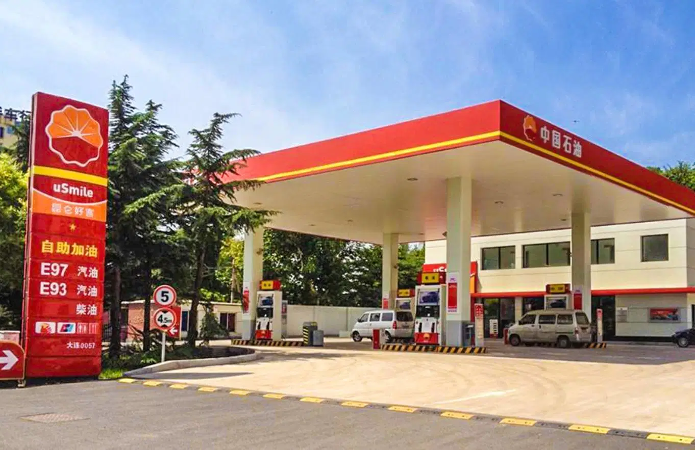 Full Set Equipment of Gas Station ACP Customized Size Steel Structure Canopy Roofing