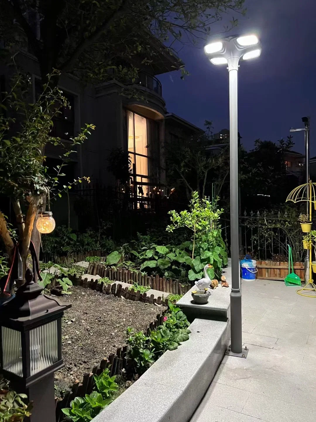 Commercial Super Bright Outdoor Waterproof Aluminium 40W Post LED Garden Solar Pole Lamp with CE