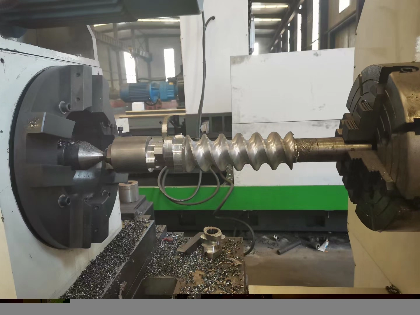 El tornillo de Fresadora CNC utilizada para la transformación de la bomba de tornillo de rotores