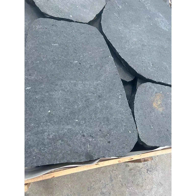 Zp basalte noir flammé flagstone et le fractionnement de la forme du ventilateur de galets Paving Stone