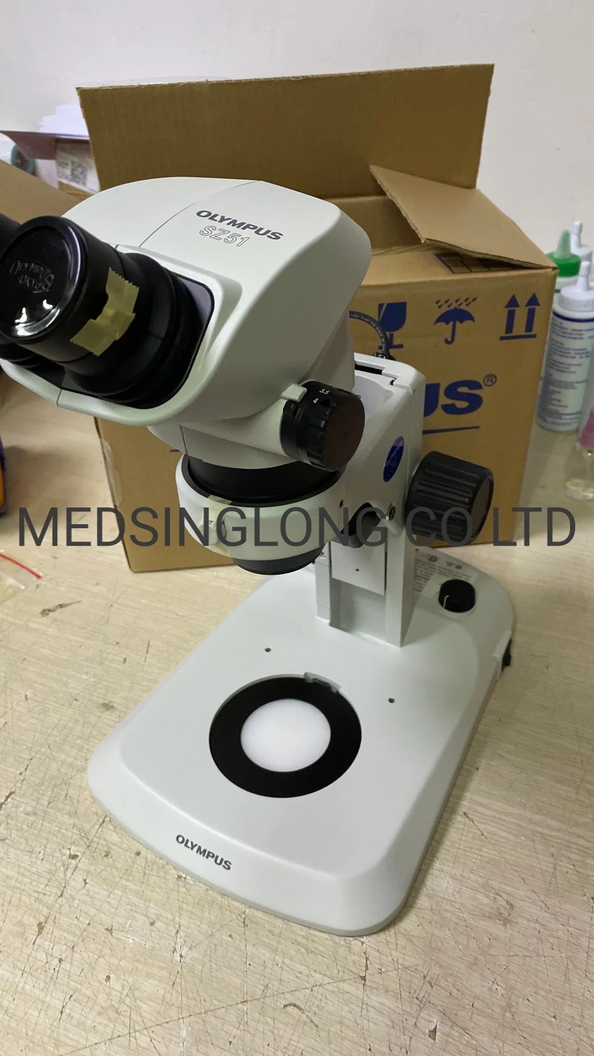 Diseño cómodo de alto rendimiento estéreo Zoom Binocular microscopio biológico SZ61