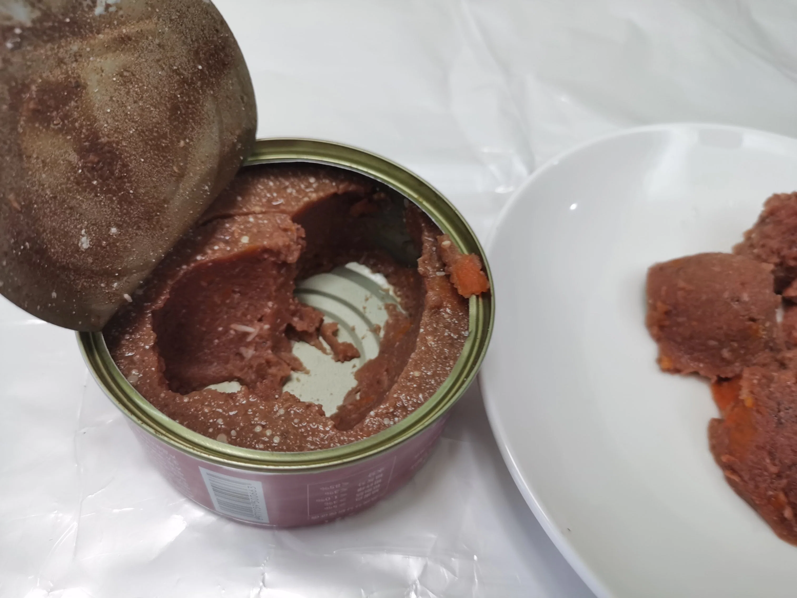 Snacks de comida enlatados Wet Tin for Animal Dog Udeg Food Produto húmido carne de bovino e sabor de cenoura