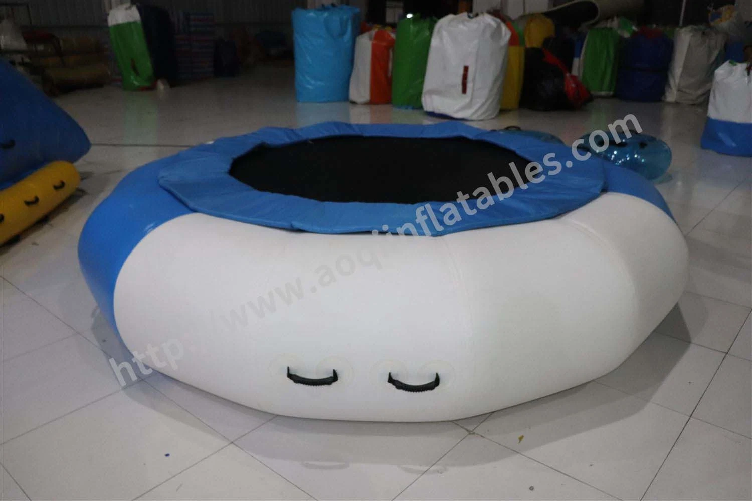 PVC tarpaulin agua flotante Inflatable Trampoline bungee en venta (AQ3409)