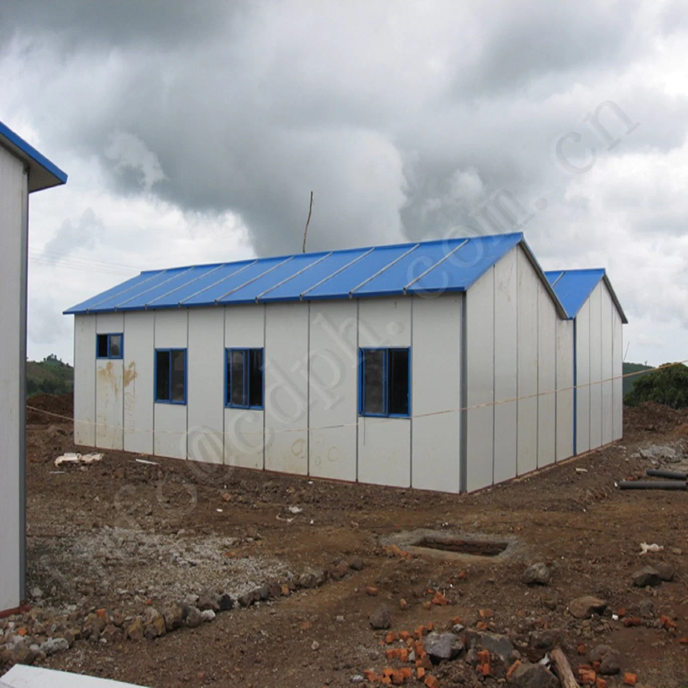 Water-Proof Light Steel Structure Prefabricated House with Simple Design and Installation