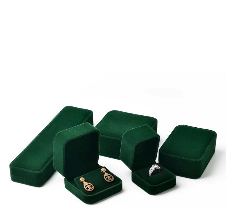 Oirlv recién elegante Verde largo Plush Joyería anillo colgante brazalete Caja de cadena larga