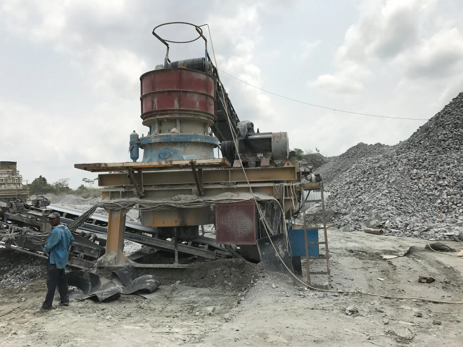 Hydraulic Cone Crusher Hch Hcs Series Crushing Equipment with High Capacity