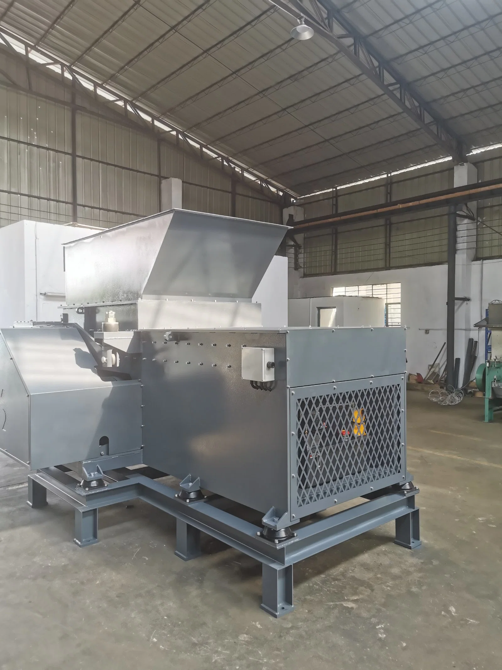 Paper Wood Plastic Machine Single Shaft Shredder (S-1200)