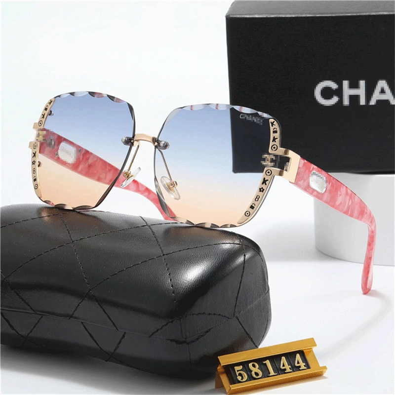   Hot Sale Lunettes De Soleil Luxury Diamond Shiny Crystal Sun Glasses Brand Designer UV400 Oversized Sunglasses Women