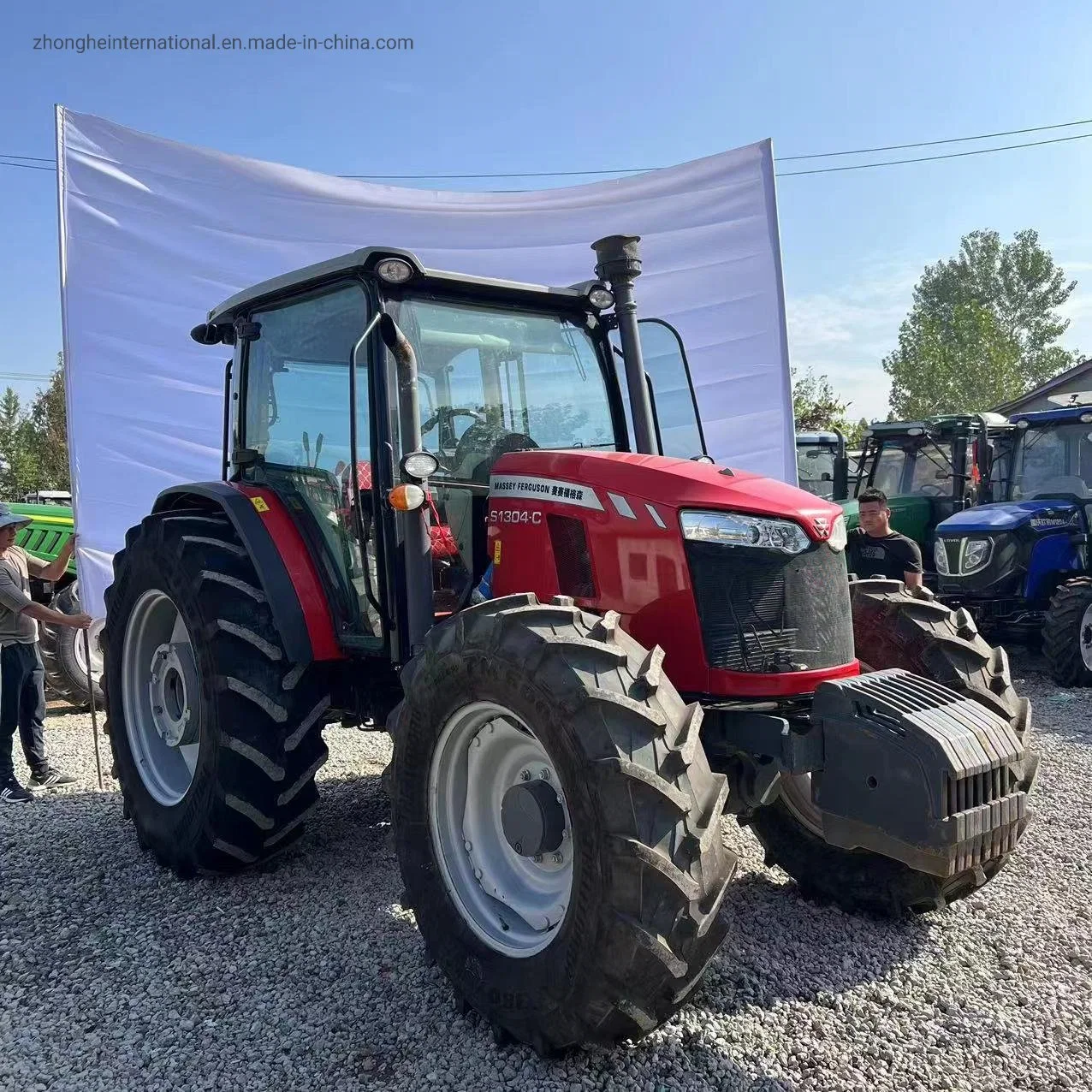 تم استخدام 100HP 110HP 120HP 130HP 220HP 4WD Massey Ferguson S1304-C آلات زراعة الجرارات آلات زراعية لزراعة الأراضي الزراعية