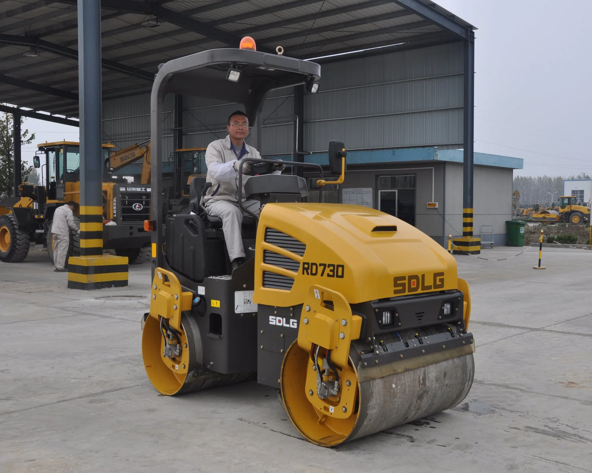 Sdlg Rd730 Full Hydraulic Double Steel Wheel Vibratory Roller with Multifunctional Articulation