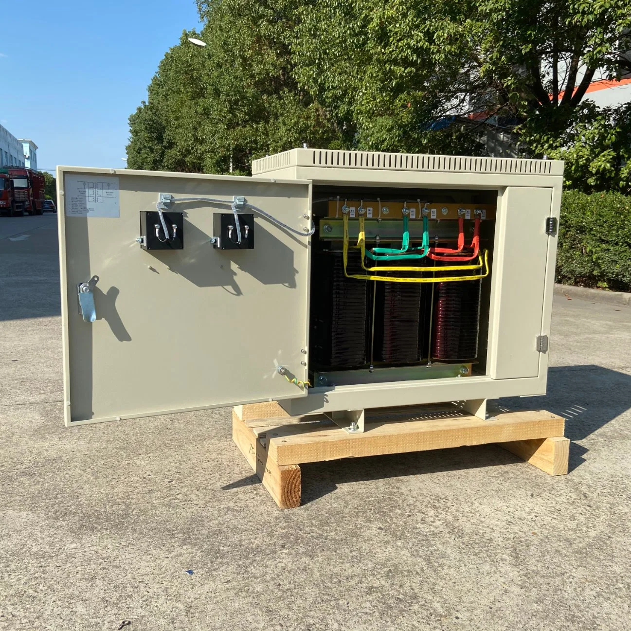 120kVA Three-Phase Dry Type Low-Voltage Isolating Electrical Transformer for Power Distribution