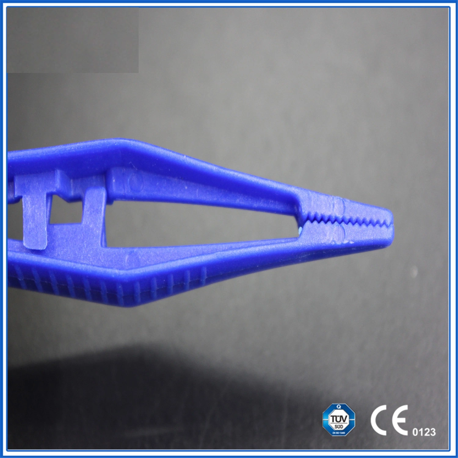 Disposable Medical Different Types of Colorful Clamp Plastic Forceps