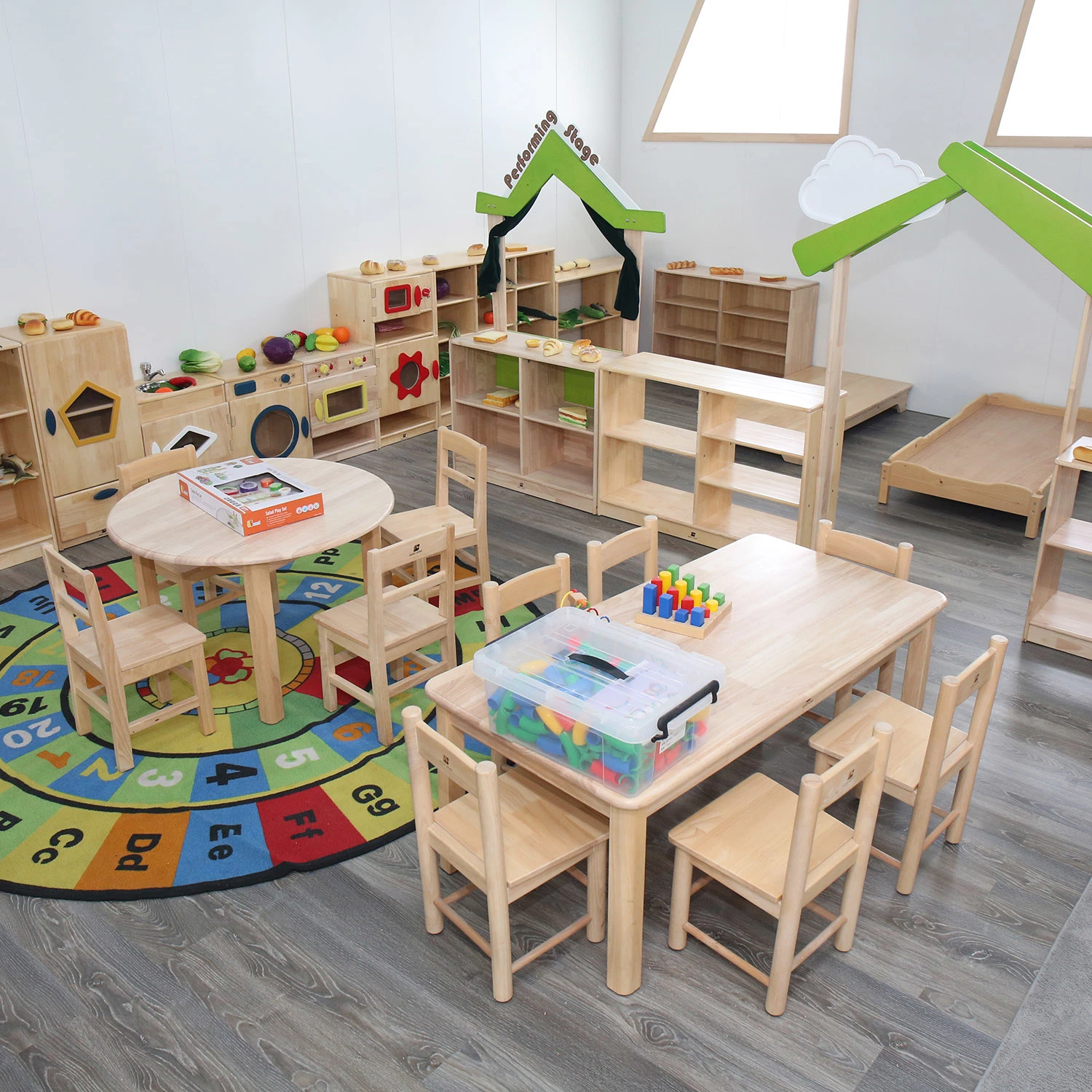 Usine de gros en Chine de mobilier pour enfants pour la maternelle, meubles en bois pour bébés, tables et chaises pour la maternelle, mobilier de chaise pour étudiants en classe