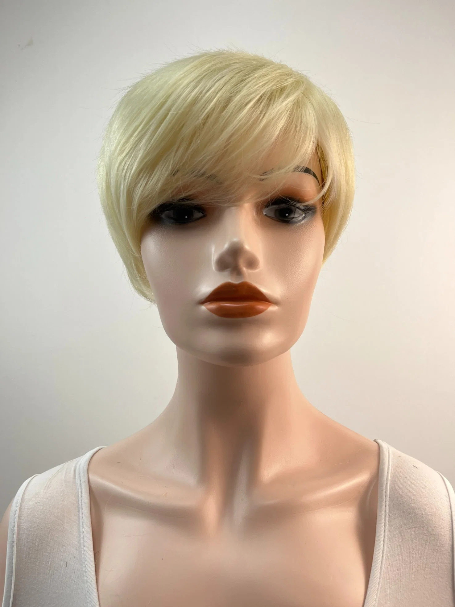 Europe Women Wig Cream Short Straight Hair Tilted Frisette Bobo Women Wig