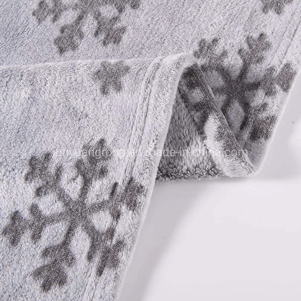 2023 New Design Polyester Double-Sides Snowflake Embossed Flannel Velvet Fleece Fabric for Baby Pajamas/Blanket