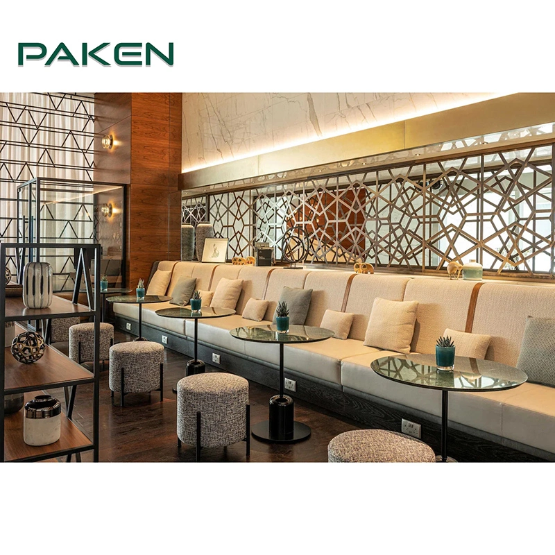 Hôtel de design moderne, café avec sièges de stand, ensemble de canapés de salon, table et chaises de café, mobilier de restaurant en bois de luxe.