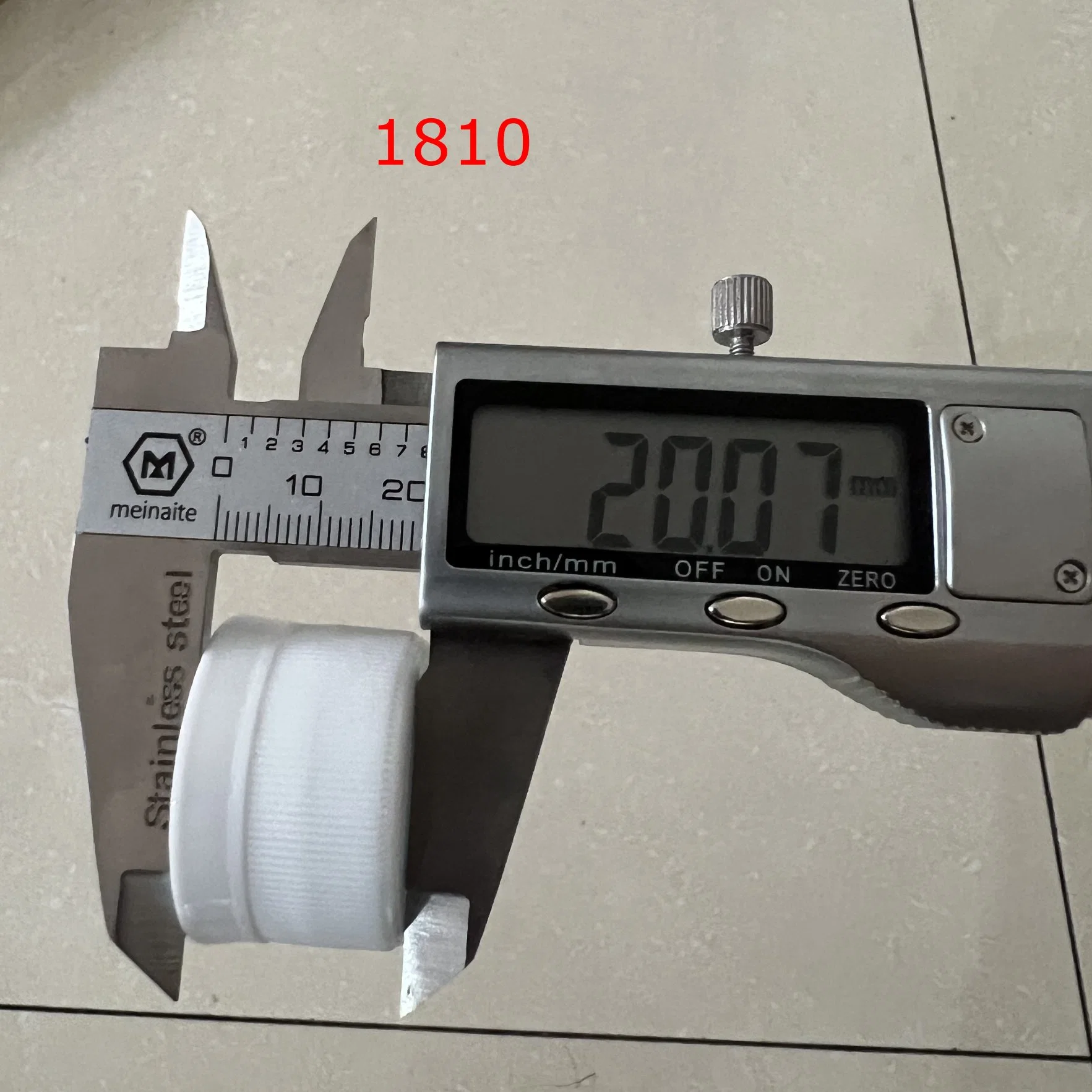 غطاء زجاجة المشروبات البلاستيكية بغطاء Pco1810 مقاس 28 مم، كربونية، PP