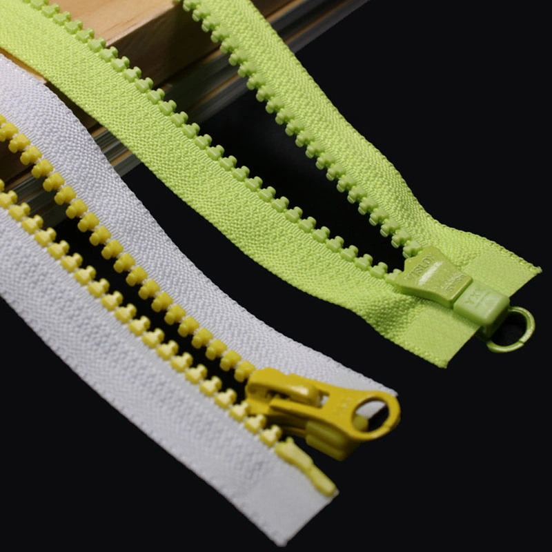 أداة Zipper المصنوعة من النايلون صديقة للبيئة Fancy #5 Open End Metal Zip مقص بلاستيكي ملون للملابس