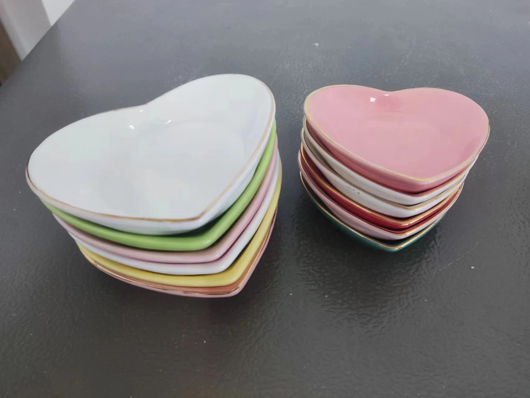 Unique Custom Ceramic Heart Shaped jewelry Tray Plates Dishes in Bulk