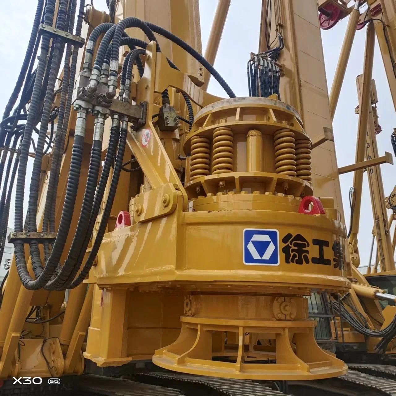 Xr220d Used X-C-M-G Crawler Rotary Drill Rig Piling Machine Cfa