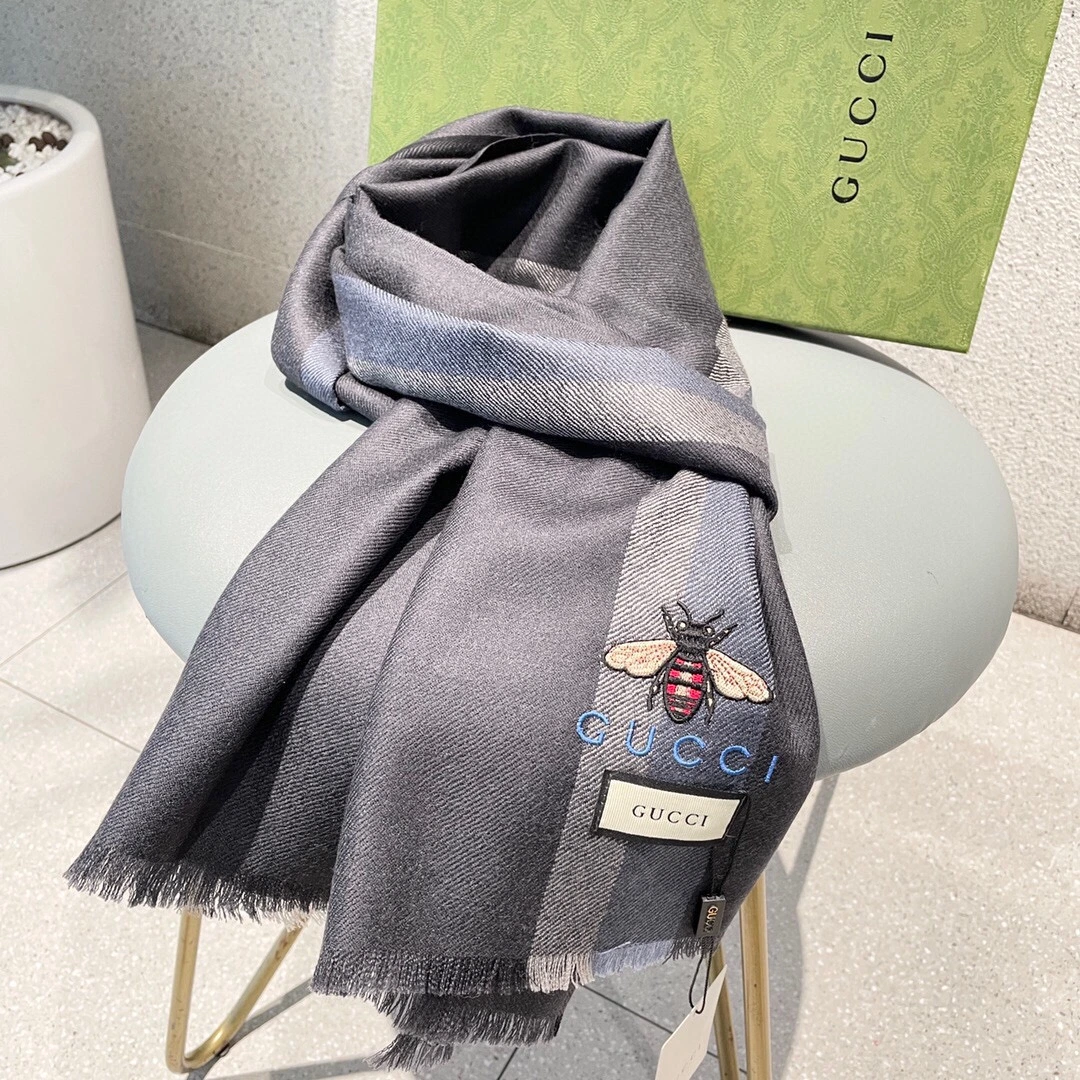 100% Top-Notch Cashmere Scarf, Cutting-Edge Product, Fashionable Brand, Super Authentic Color, Super Soft, Warm and Skin Friendly