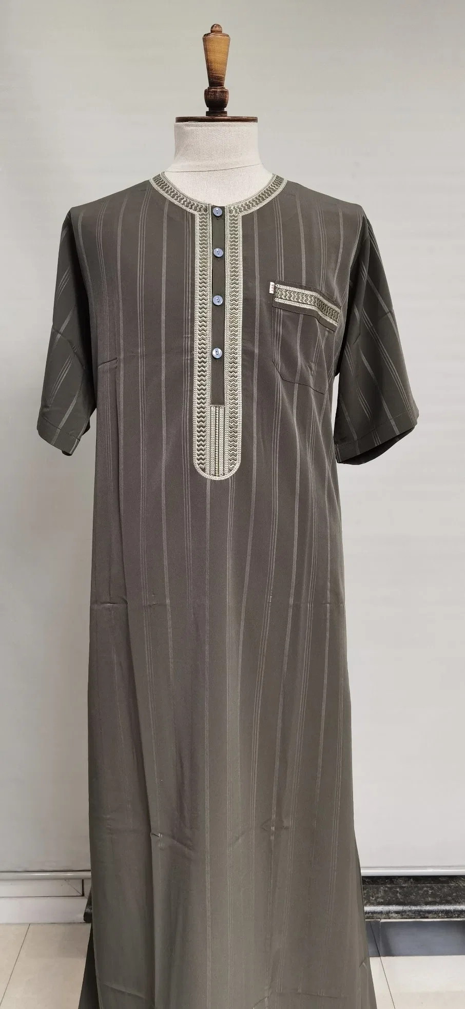 Men′ S Arabia Thobe Bekleidung Marokko Robe muslimische islamische Kleidung Lange Robe Abaya Morgenkleid Neues Kleid