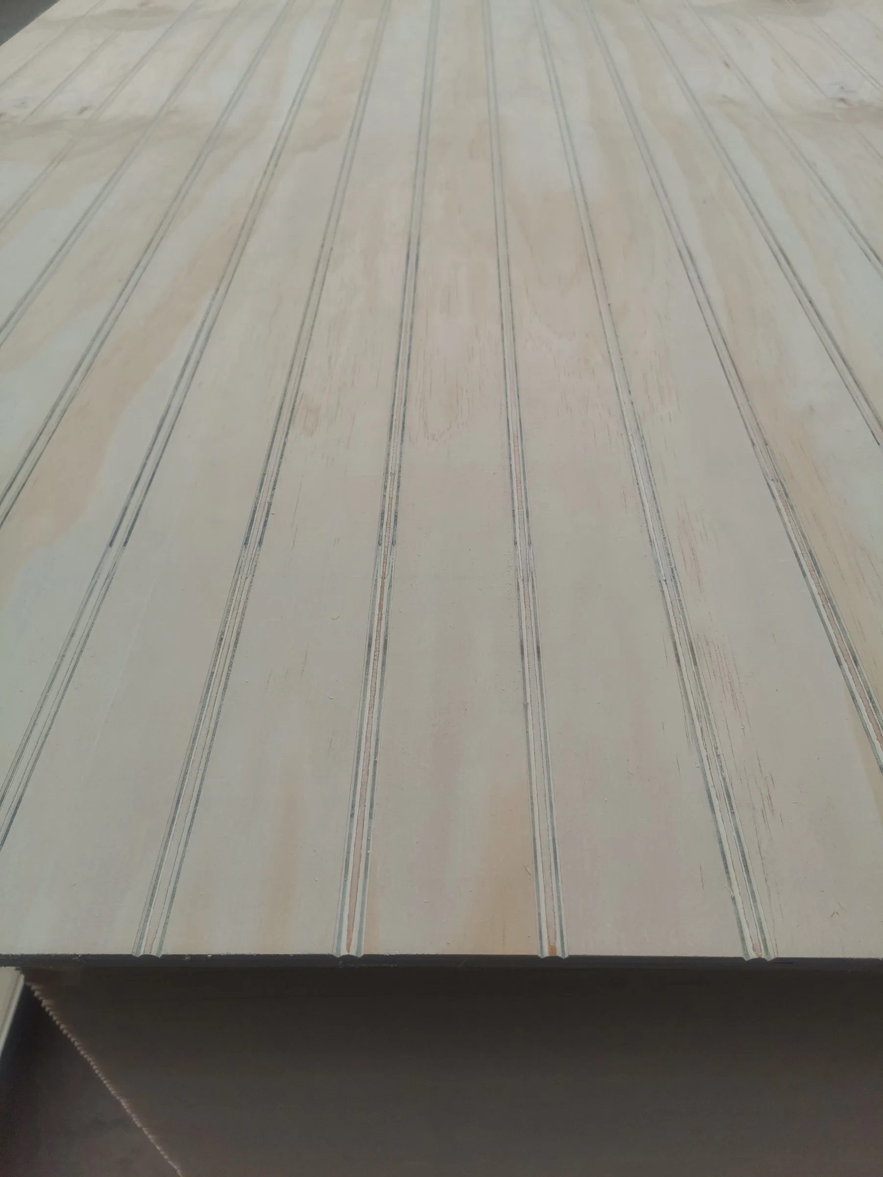 Comaccord 9mm W y U Tipos Groove y contrachapado de madera de pino Pino ranurados ranurado Plywood