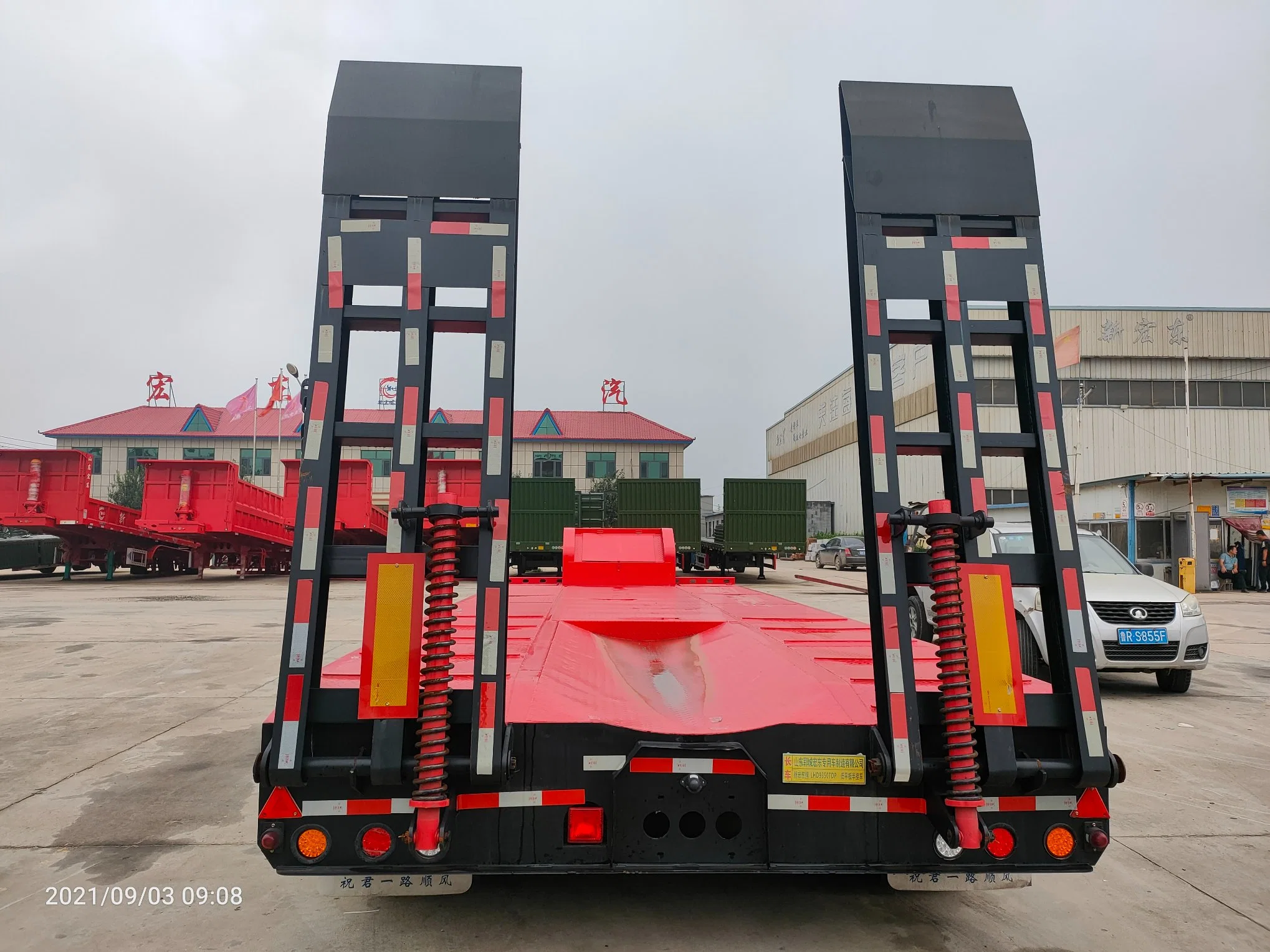 High Loading Capacity Manufacturers Low-Bed Semi Trailer Heavy Load 3 Axle Low Platform Semi Trailer Low-Boy Truck Semi Trailer