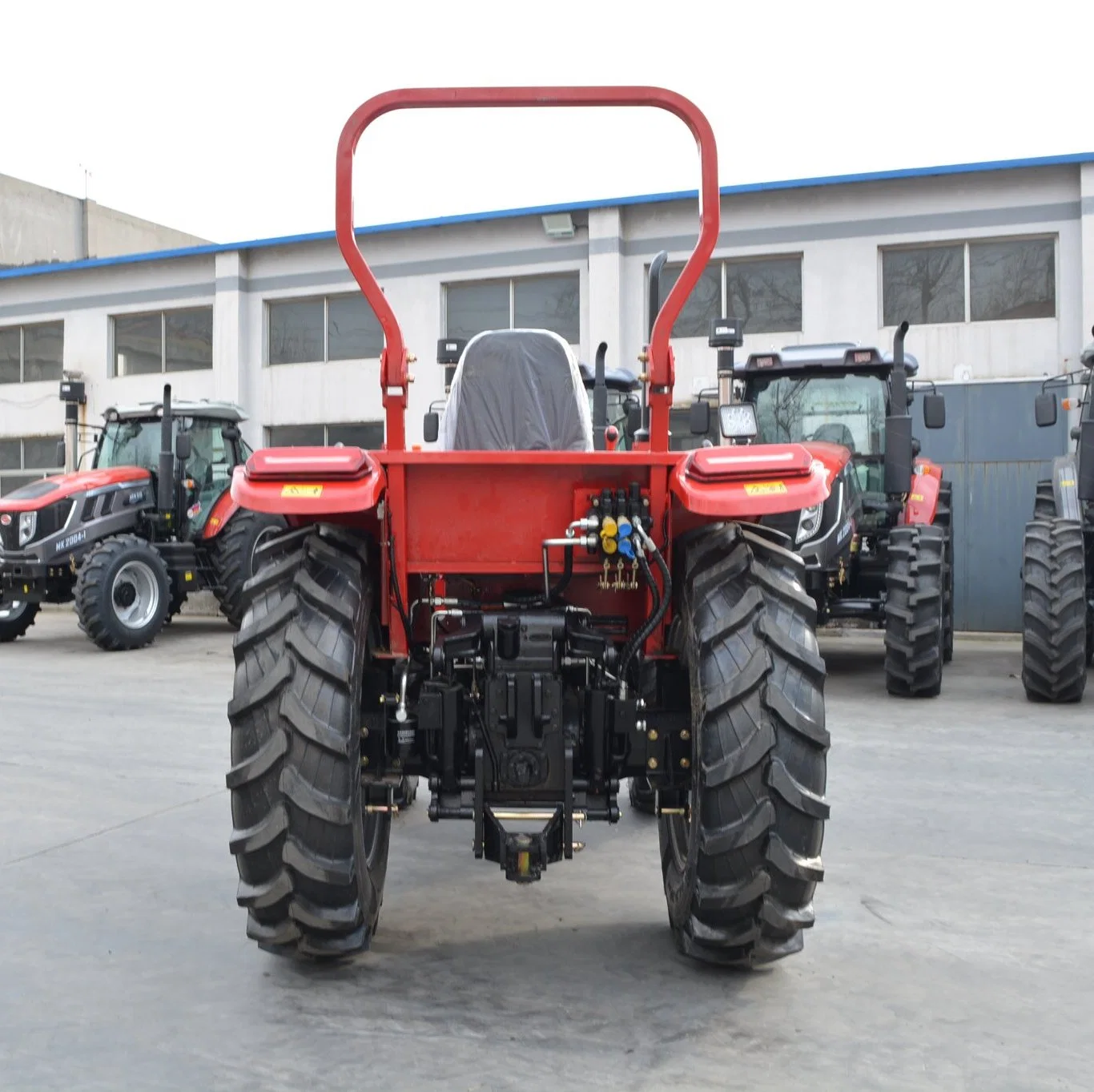 Comprar Barato preço fabricadas na China Agricultura Tractores Mini-Tratores 4X4 4WD pequena barata Tratores Agrícolas Jardim Trator para venda