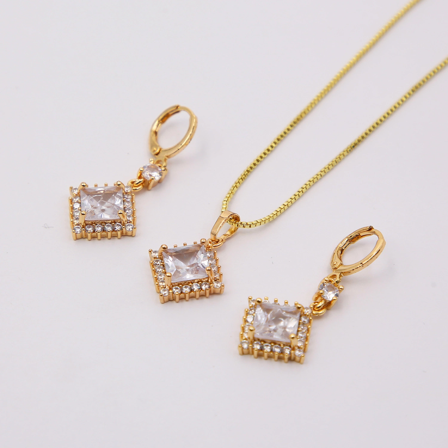 Hot Sale Fashion 18 K Gold Plated Imitation Jewelry Set for Wedding