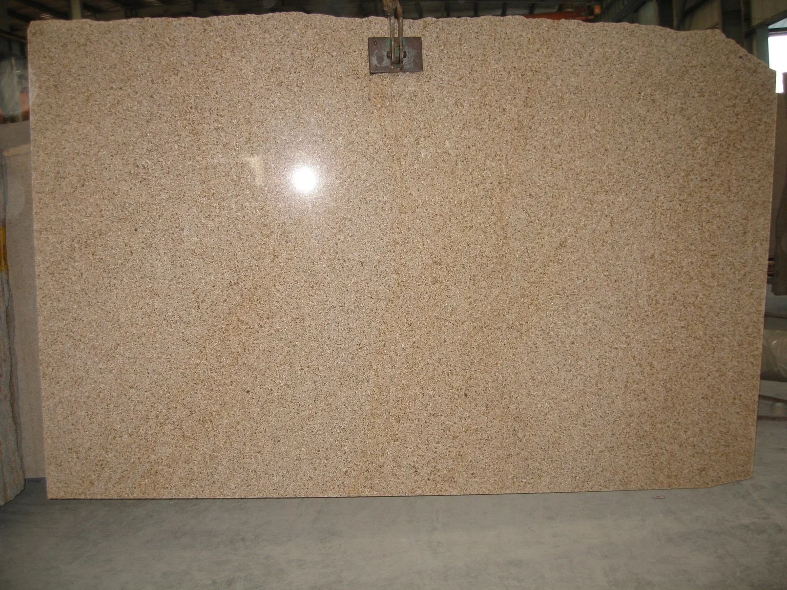 Granite G682 Rusty Yellow Granite Floor Tile Wall Tiles Countertop Building Material Decoration