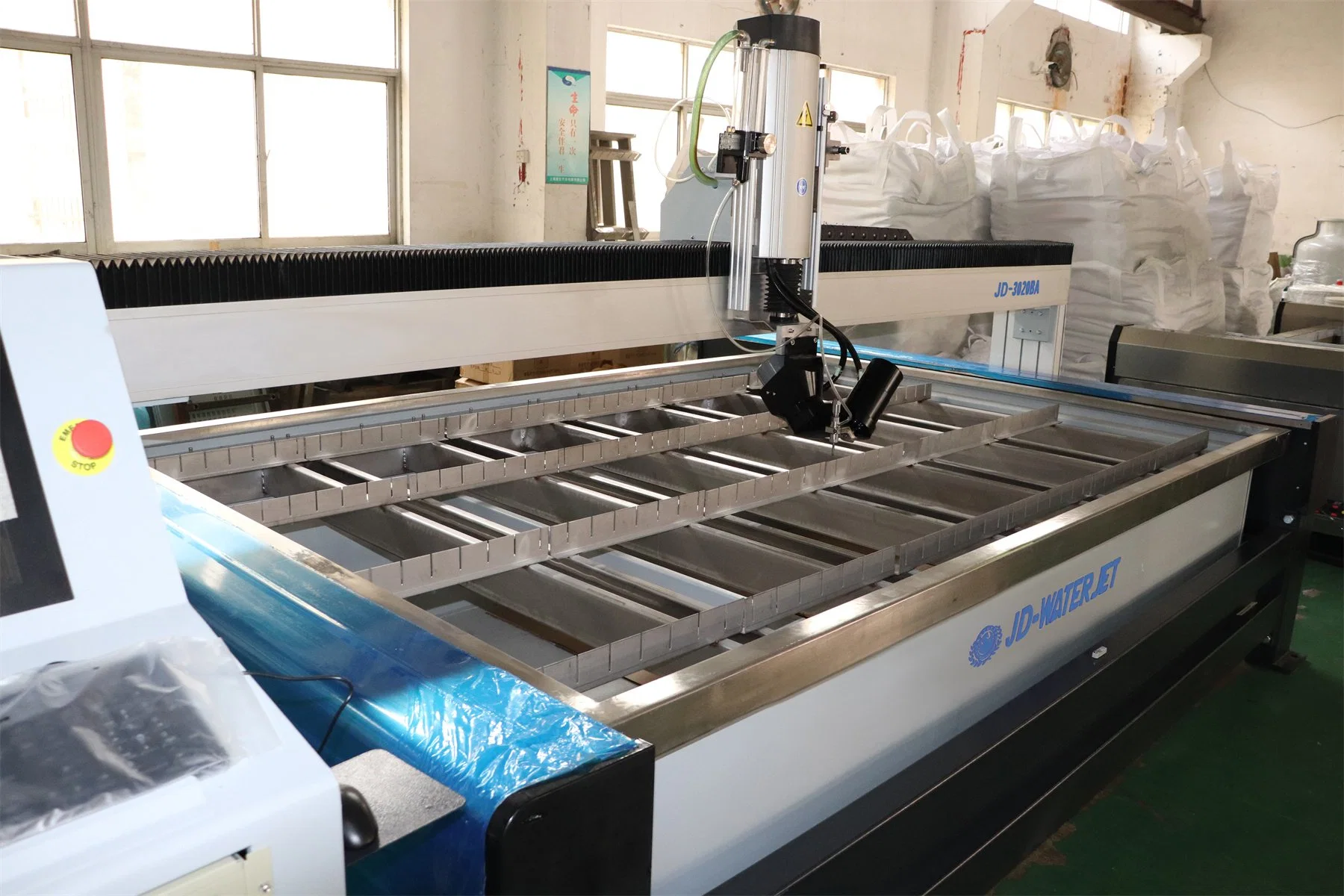 Junda 3 Axis 5 Axis Waterjet Cutter with Intensifirer Pump New Design