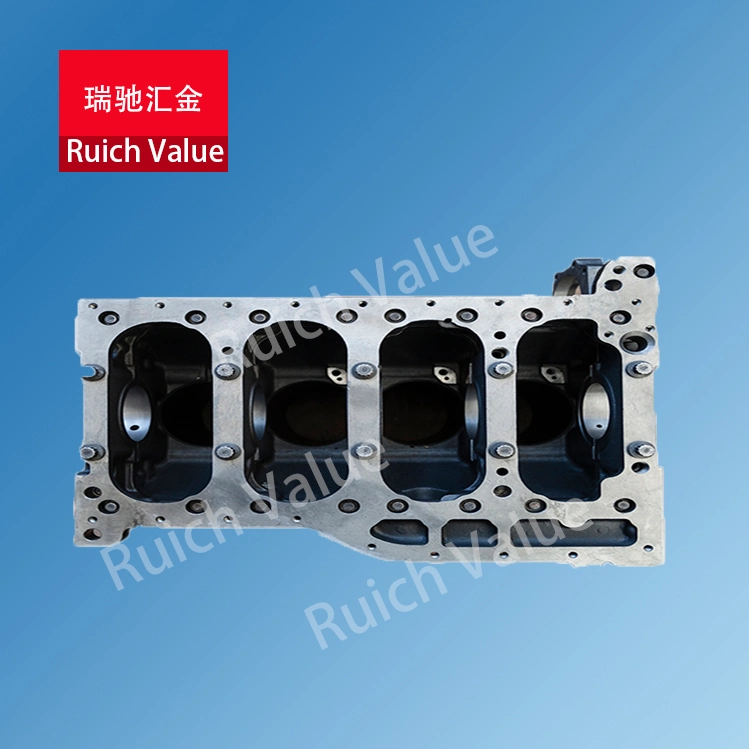 De véritables pièces de rechange de la culasse du moteur Isuzu 4HK1 Bloc-cylindres