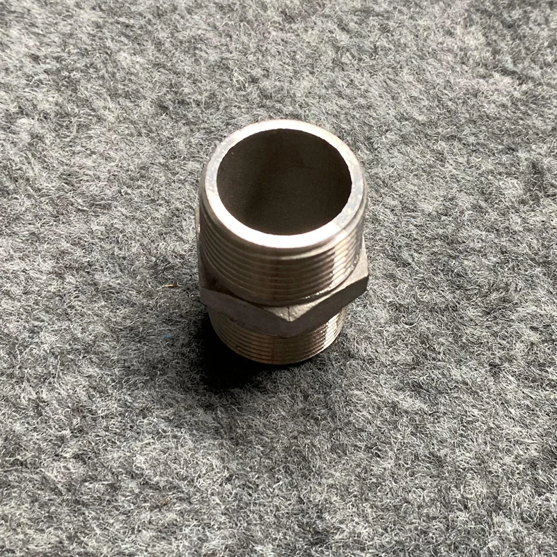 Stainless Steel Plumbing/Pipe Fittings/Sanitary Fittings/Hardware/Valve Body/Pump Accessories/Thread Fitting as Connector Hardware