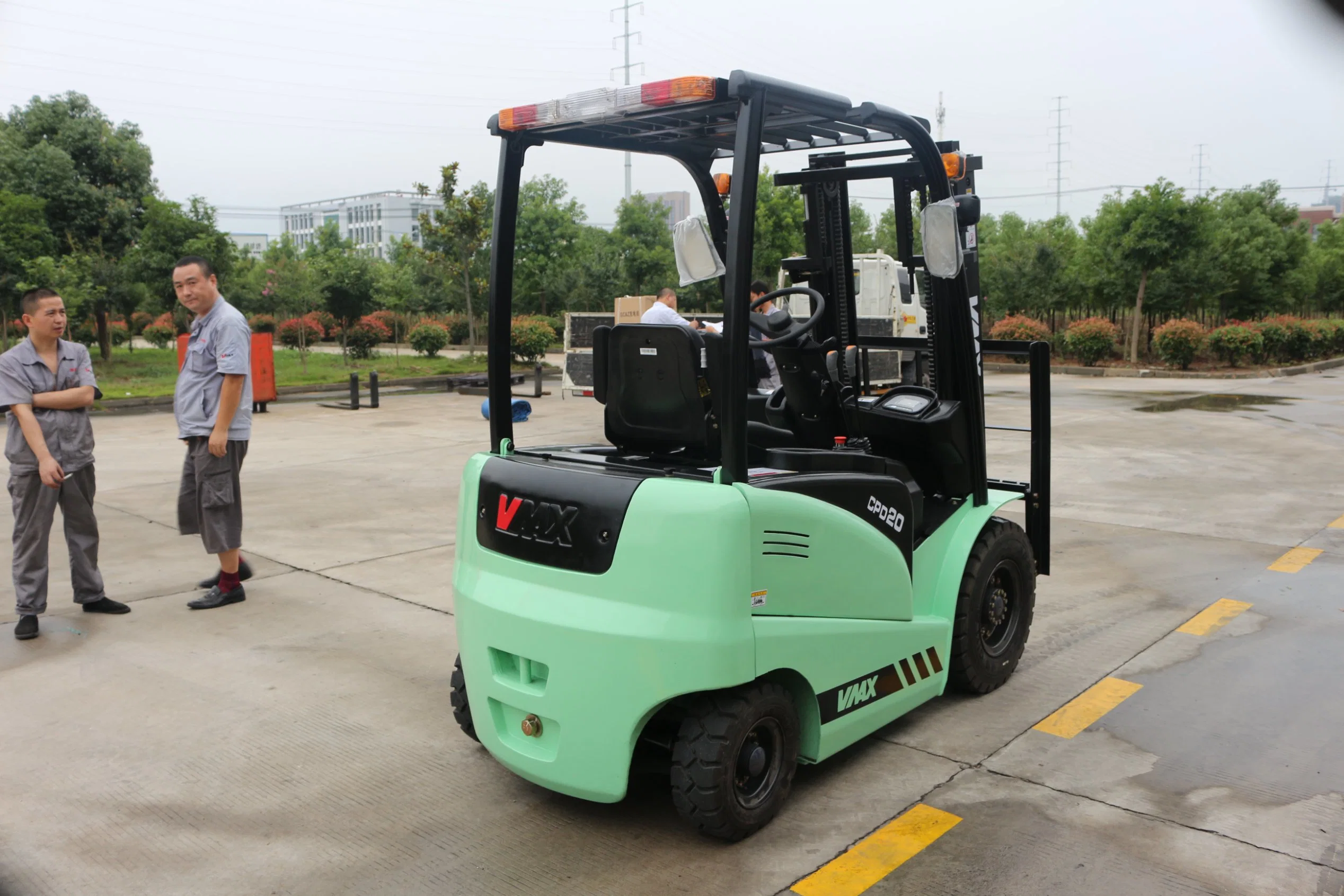 Capacity 2000kg 2 Ton Electric Forklift Truck with CE