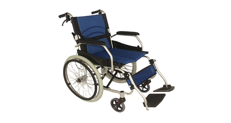 Mn-Ly003 Produits médicaux Fauteuil roulant manuel pliant en aluminium de puissance pour les personnes âgées