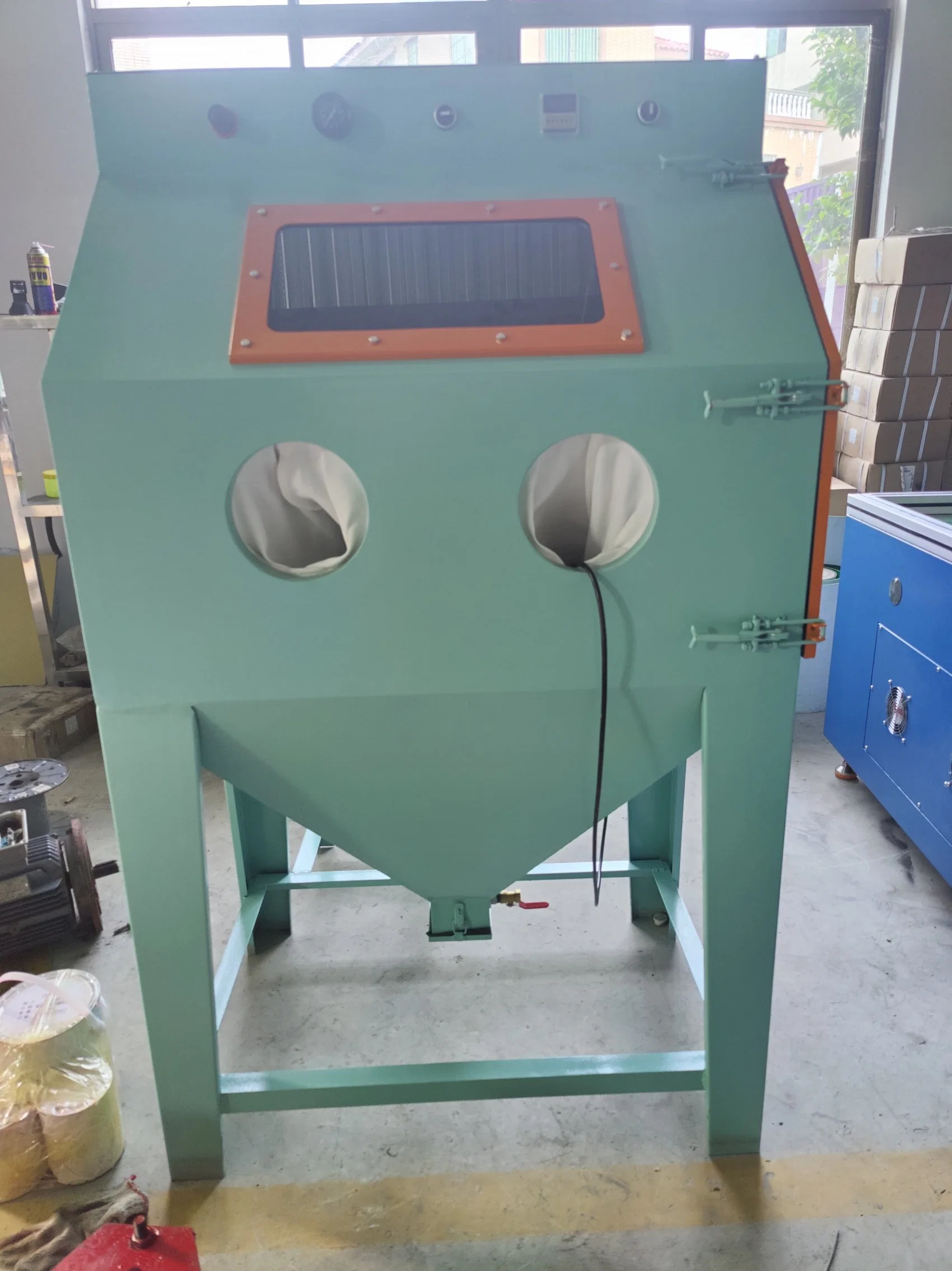 Venta en caliente Sandblasting Room/Shot Blasting Machine/Sandblasting Pot