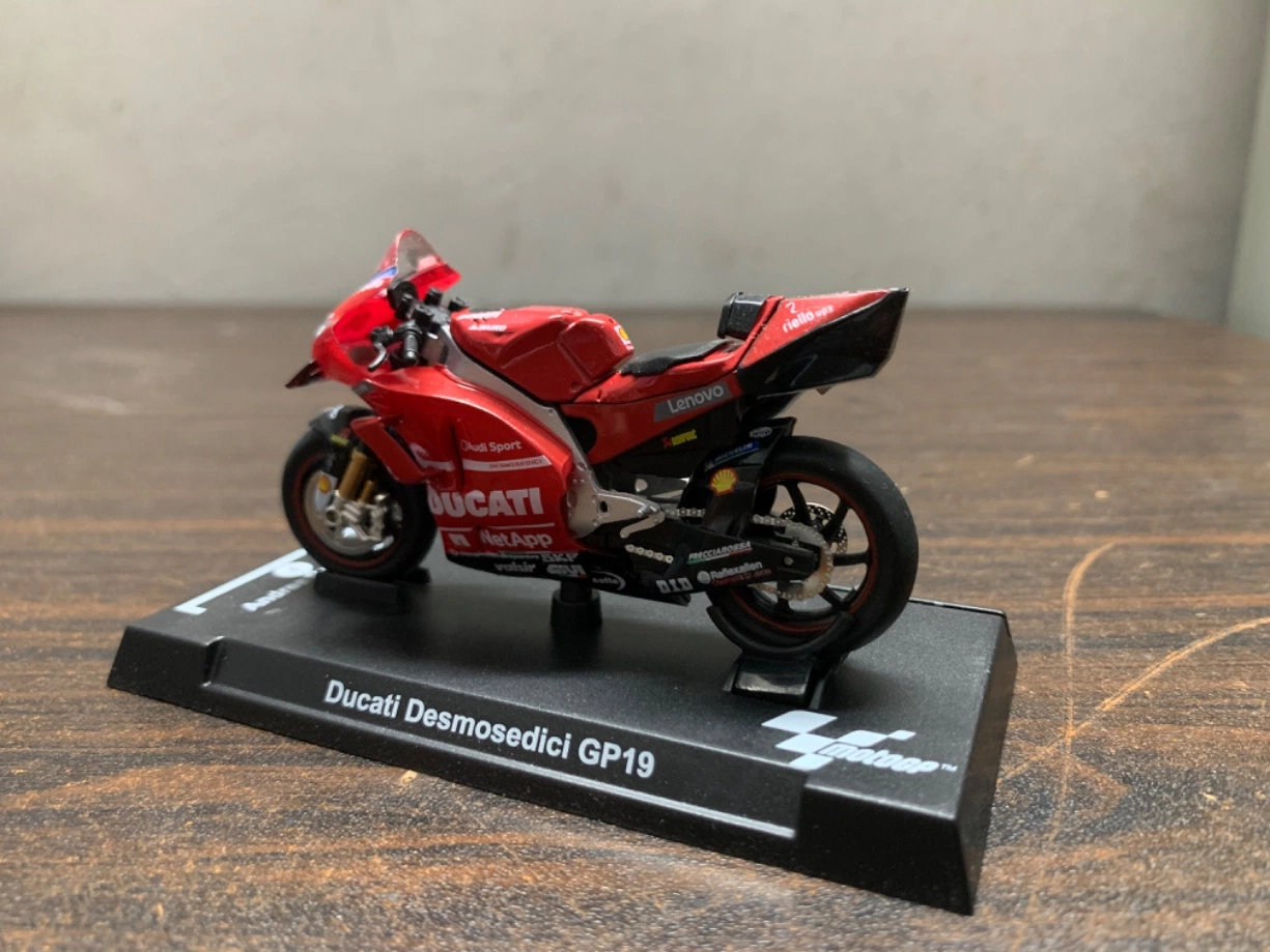 Custom Spielzeug Motorrad Anime Puppe Alloy Auto Fernbedienung Auto Antike Spielzeug Auto Puzzle Spielzeug Film Charakter Kunststoff Spielzeug Anime Puppe Kinder Spielzeug Legierung Auto Modell Car6 Si