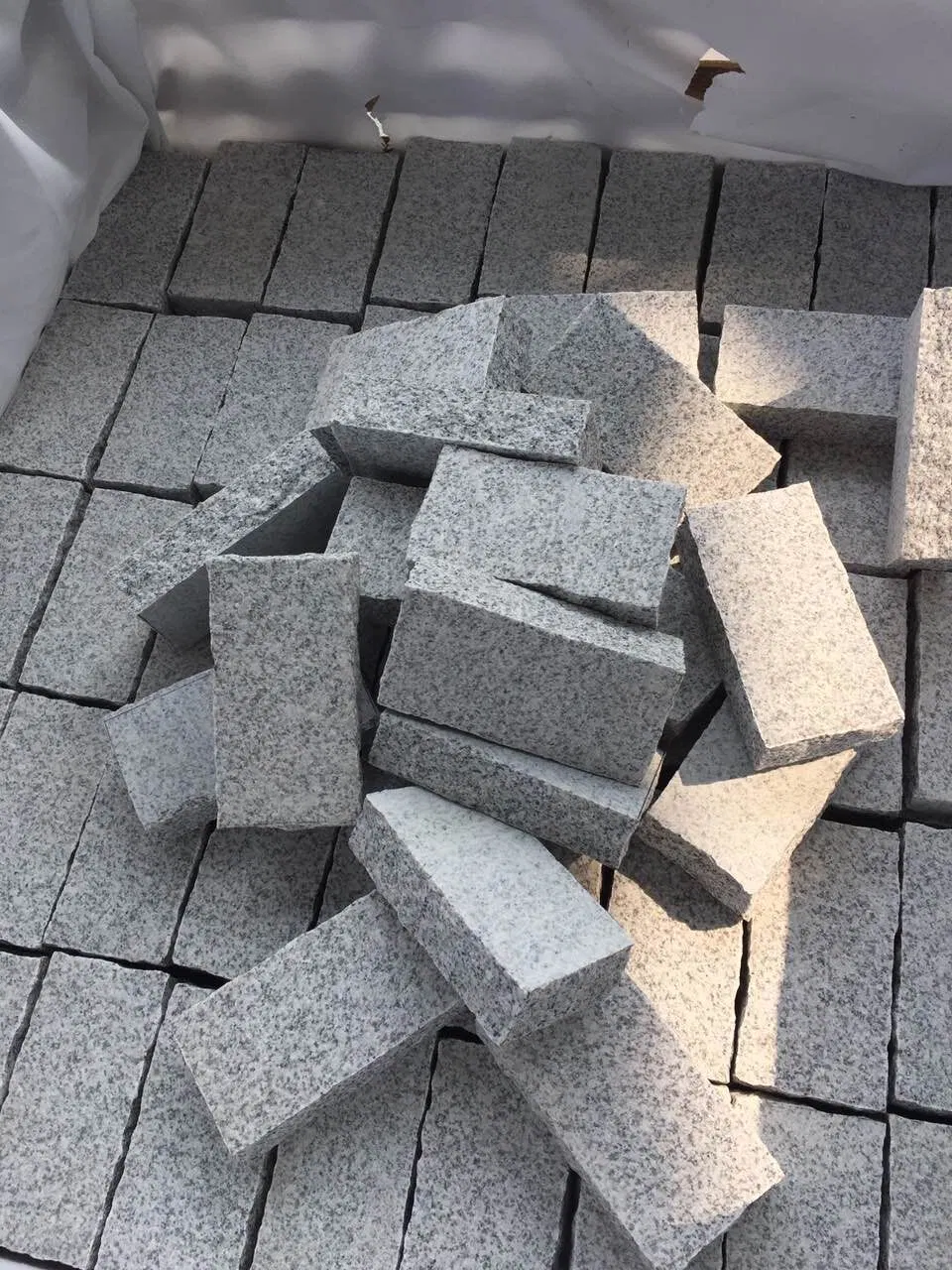 Cheap Granite Paving Stones/Kerbs/Cubes Flamed Grey/Black/Beige/Rusty Tiles/Slabs/Stairs/Counter-Top/Headstones